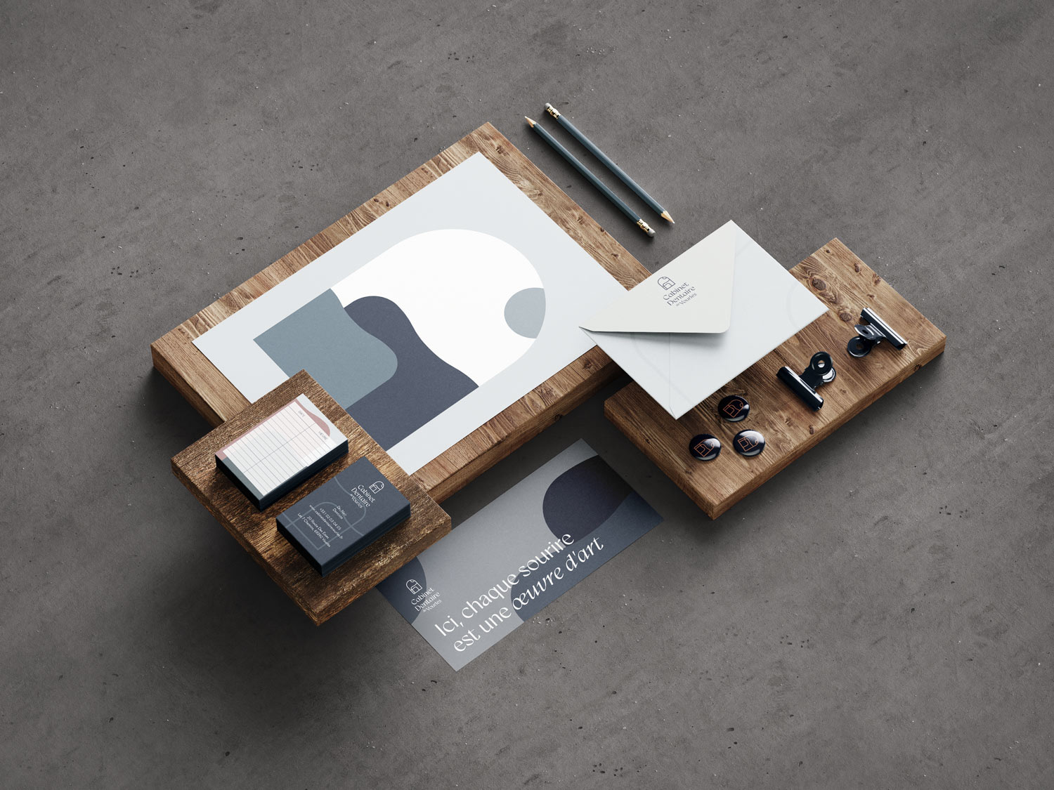 Supports Print à Lyon — Cartes, plaquettes, brochures, packaging 5 Supports print Lyon — mockups identité